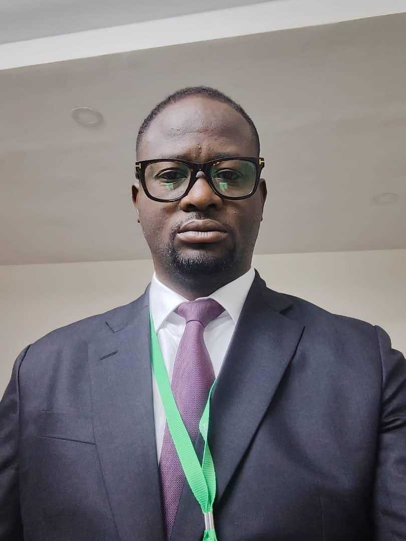 Dr MBAYO David
